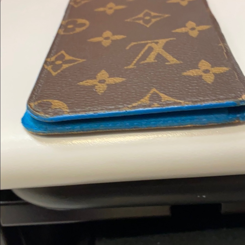 Louis Vuitton case/Wallet - Picture 9 of 10